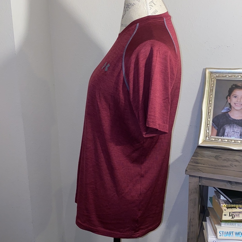 Under Armour maroon lightweight athletic shirt SM - Picture 3 of 4